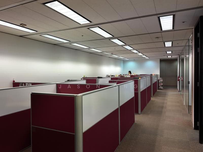 Gateway East, 152 Beach Road, Beach Road / Bugis / Rochor, 2,592 sqft, Office For Rent, by Jason Ong, 500281498 - CommercialGuru.com.sg