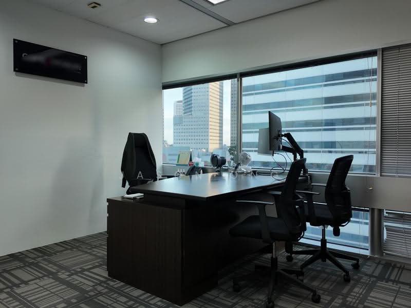 Gateway East, 152 Beach Road, Beach Road / Bugis / Rochor, 2,592 sqft, Office For Rent, by Jason Ong, 500281498 - CommercialGuru.com.sg