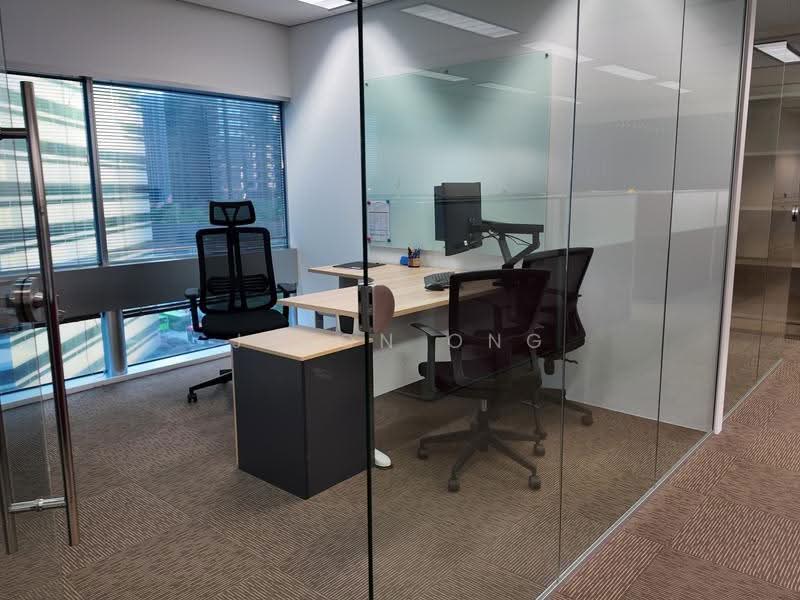 Gateway East, 152 Beach Road, Beach Road / Bugis / Rochor, 2,592 sqft, Office For Rent, by Jason Ong, 500281498 - CommercialGuru.com.sg