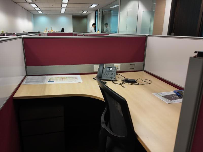 Gateway East, 152 Beach Road, Beach Road / Bugis / Rochor, 2,592 sqft, Office For Rent, by Jason Ong, 500281498 - CommercialGuru.com.sg