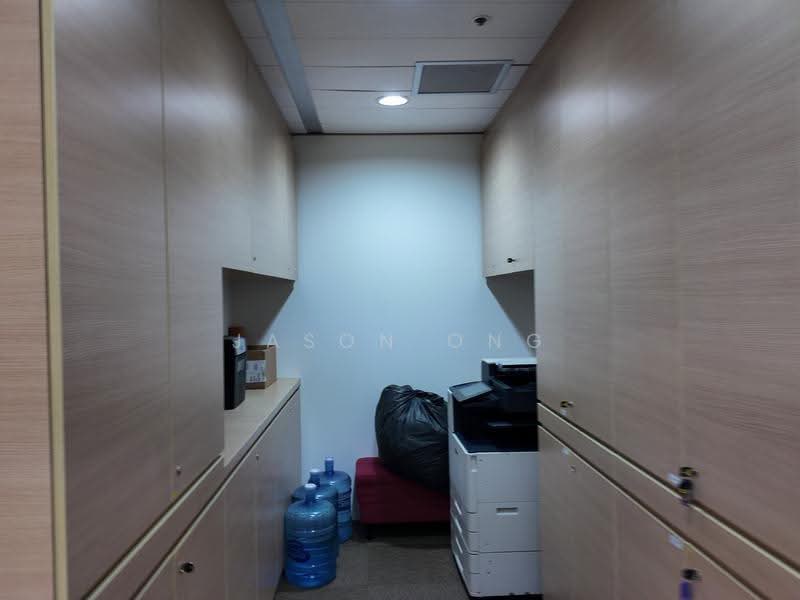 Gateway East, 152 Beach Road, Beach Road / Bugis / Rochor, 2,592 sqft, Office For Rent, by Jason Ong, 500281498 - CommercialGuru.com.sg