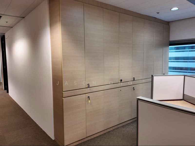 Gateway East, 152 Beach Road, Beach Road / Bugis / Rochor, 2,592 sqft, Office For Rent, by Jason Ong, 500281498 - CommercialGuru.com.sg