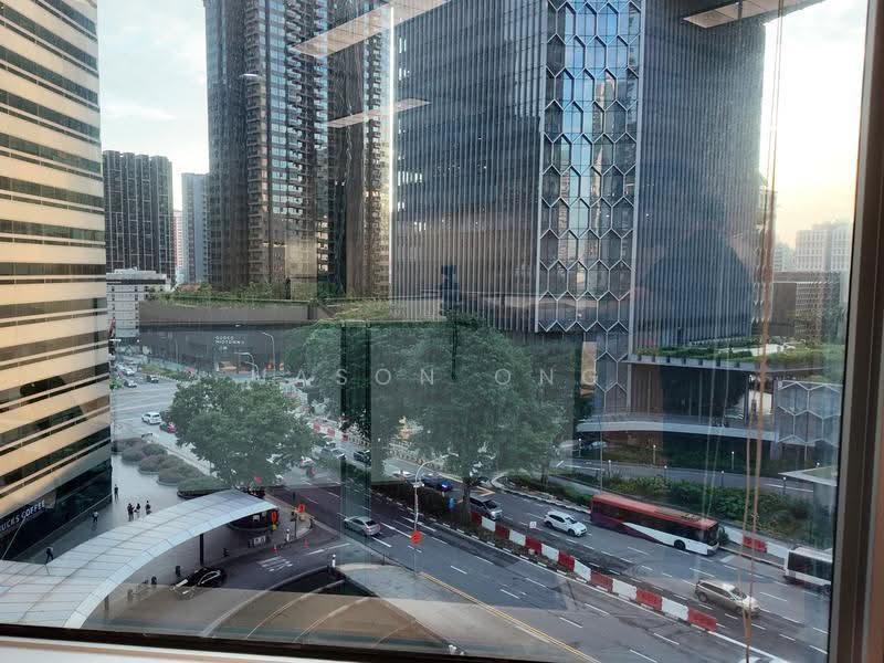 Gateway East, 152 Beach Road, Beach Road / Bugis / Rochor, 2,592 sqft, Office For Rent, by Jason Ong, 500281498 - CommercialGuru.com.sg