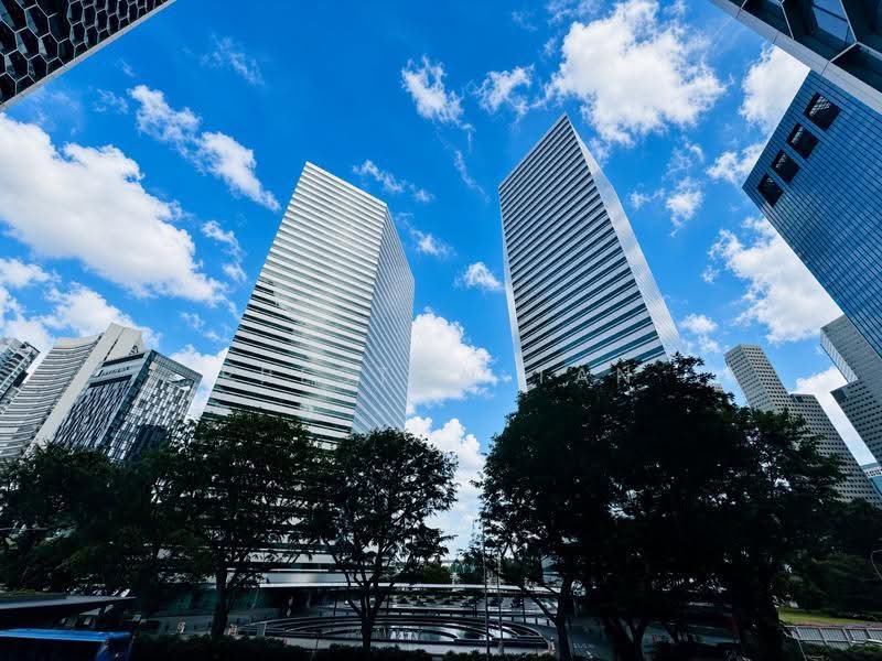 Gateway West, 150 Beach Road, Beach Road / Bugis / Rochor, 2,966 sqft, Office For Rent, by Preston Tan, 500281502 - Exterior - CommercialGuru.com.sg
