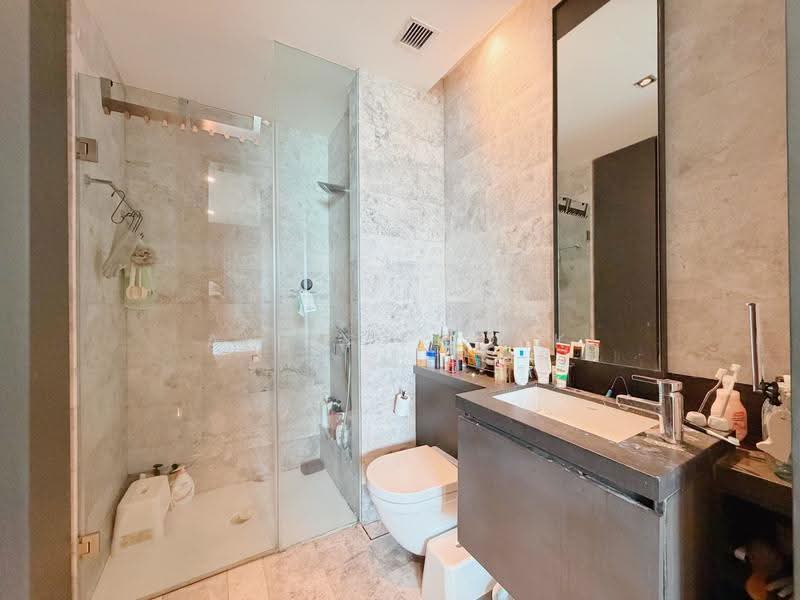 OUE Twin Peaks, 33 Leonie Hill Road, Orchard / River Valley, 1 Bedroom, 570 sqft, Condominium For Rent, by Alexis Quek, 500281515 - Bathroom - PropertyGuru.com.sg