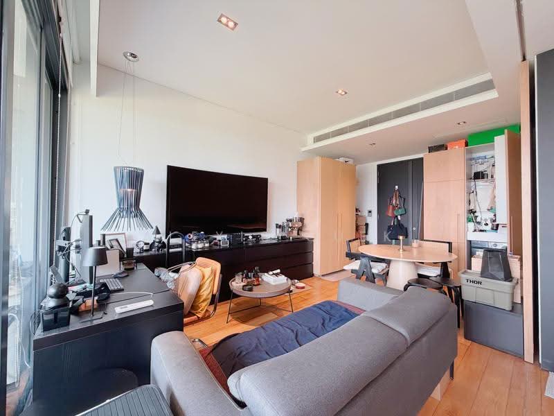 OUE Twin Peaks, 33 Leonie Hill Road, Orchard / River Valley, 1 Bedroom, 570 sqft, Condominium For Rent, by Alexis Quek, 500281515 - Living Room - PropertyGuru.com.sg