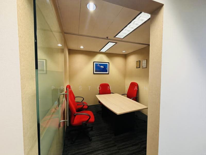 Gateway East, 152 Beach Road, Beach Road / Bugis / Rochor, 1,292 sqft, Office For Rent, by Preston Tan, 500281518 - Interior - CommercialGuru.com.sg