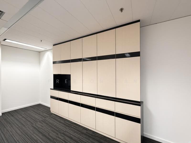 Gateway East, 152 Beach Road, Beach Road / Bugis / Rochor, 1,292 sqft, Office For Rent, by Preston Tan, 500281518 - CommercialGuru.com.sg