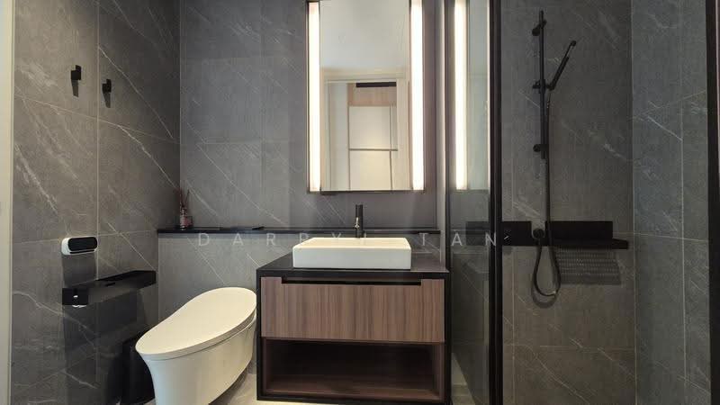 Petit Jervois, 33 Jervois Road, Tanglin / Holland / Bukit Timah, 2 Bedrooms, 818 sqft, Condominium For Rent, by Darryl Tan, 500281540 - Bathroom - PropertyGuru.com.sg