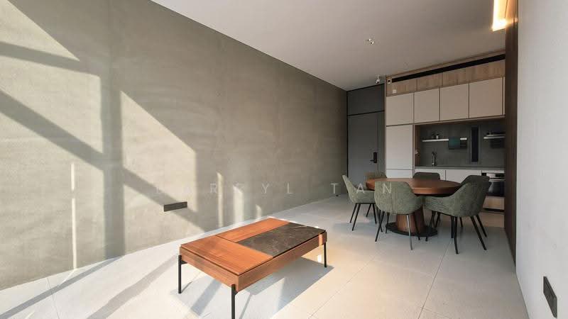 Petit Jervois, 33 Jervois Road, Tanglin / Holland / Bukit Timah, 2 Bedrooms, 818 sqft, Condominium For Rent, by Darryl Tan, 500281540 - Living Room - PropertyGuru.com.sg