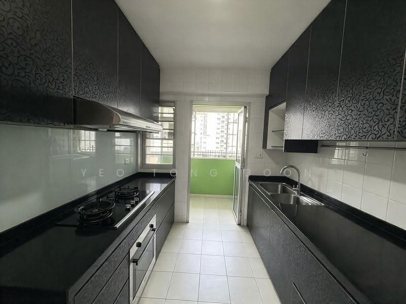 615C Edgefield Plains, 615C Edgefield Plains, Hougang / Punggol / Sengkang, 3 Bedrooms, 1,033 sqft, HDB Flat For Sale, by Yeo Tong Boon, 500281559 - Kitchen - PropertyGuru.com.sg