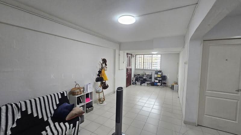 741 Yishun Avenue 5, 741 Yishun Avenue 5, Sembawang / Yishun, 2 Bedrooms, 882 sqft, HDB Flat For Rent, by Klein Ng Keng Fang, 500281565 - Living Room - PropertyGuru.com.sg