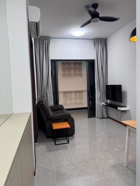 Laurel Tree, 42 Hillview Terrace, Dairy Farm / Bukit Panjang / Choa Chu Kang, 1 Bedroom, 463 sqft, Condominium For Sale, by Bikay Lim, 500281610 - Living Room - PropertyGuru.com.sg