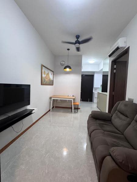 Laurel Tree, 42 Hillview Terrace, Dairy Farm / Bukit Panjang / Choa Chu Kang, 1 Bedroom, 463 sqft, Condominium For Sale, by Bikay Lim, 500281610 - Living Room - PropertyGuru.com.sg