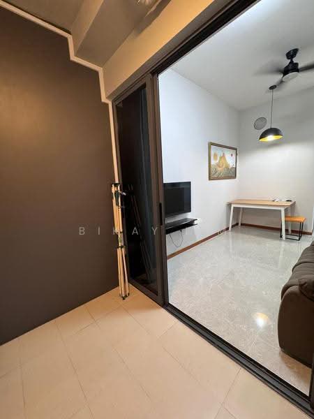 Laurel Tree, 42 Hillview Terrace, Dairy Farm / Bukit Panjang / Choa Chu Kang, 1 Bedroom, 463 sqft, Condominium For Sale, by Bikay Lim, 500281610 - Living Room - PropertyGuru.com.sg