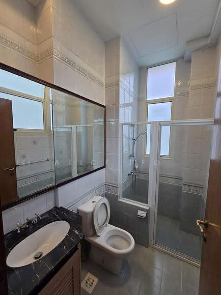 University Park, University Walk, Newton / Novena, 4 Bedrooms, 3,094 sqft, Semi-Detached House For Rent, by Alice Teo, 500281620 - Bathroom - PropertyGuru.com.sg