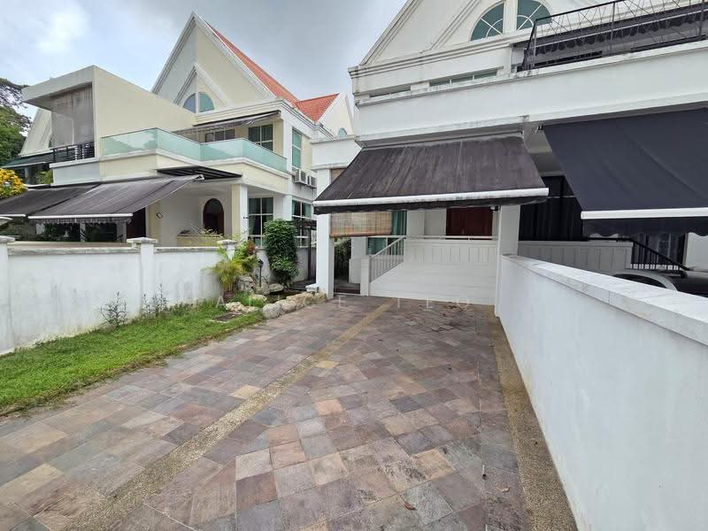 University Park, University Walk, Newton / Novena, 4 Bedrooms, 3,094 sqft, Semi-Detached House For Rent, by Alice Teo, 500281620 - Exterior - PropertyGuru.com.sg