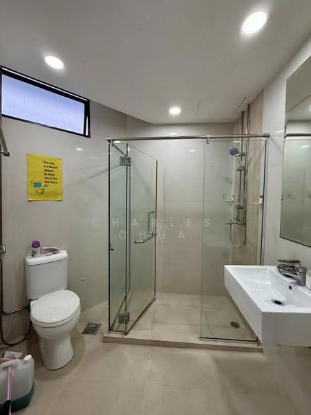 Mandarin Gardens, 5 Siglap Road, East Coast / Marine Parade, 1 Bedroom, 732 sqft, Condominium For Rent, by Charles Chua, 500281622 - Bathroom - PropertyGuru.com.sg