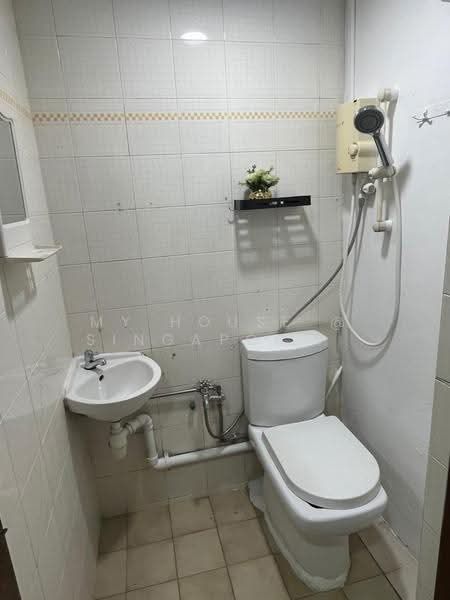 Tai Seng/ Bartley MRT Terrace house Master room for rent!, Thirft Dive, Hougang / Punggol / Sengkang, Room Rental, 205 sqft, Terraced House For Rent, by Desmond, 500281694 - PropertyGuru.com.sg