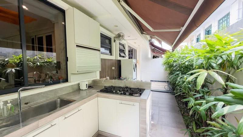 Kelulut Hill, Kelulut Hill, Seletar / Yio Chu Kang, 5 Bedrooms, 3,500 sqft, Corner Terrace For Sale, by Irene Zita Wong, 500281696 - Kitchen - PropertyGuru.com.sg
