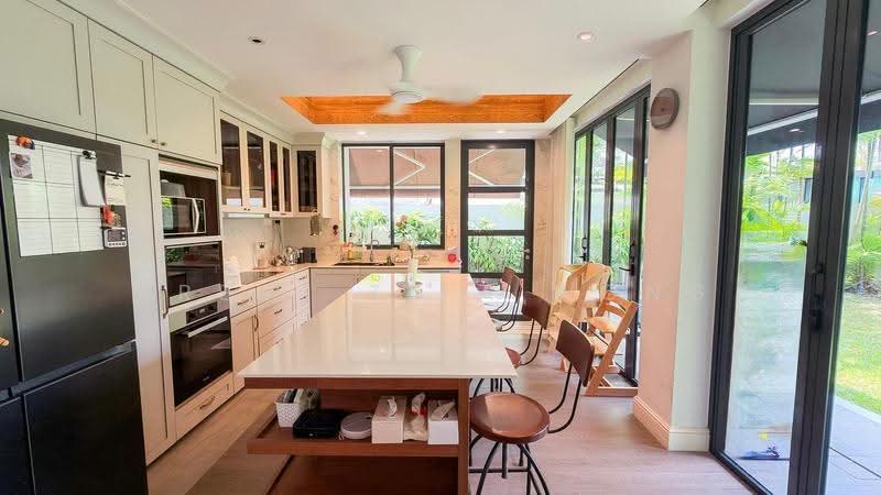 Kelulut Hill, Kelulut Hill, Seletar / Yio Chu Kang, 5 Bedrooms, 3,500 sqft, Corner Terrace For Sale, by Irene Zita Wong, 500281696 - Kitchen - PropertyGuru.com.sg