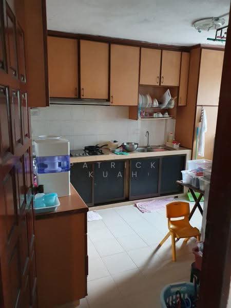 719 Bedok Reservoir Road, 719 Bedok Reservoir Road, Bedok / Upper East Coast, 3 Bedrooms, 1,593 sqft, HDB Flat For Sale, by Patrick Kuah, 500281715 - Kitchen - PropertyGuru.com.sg