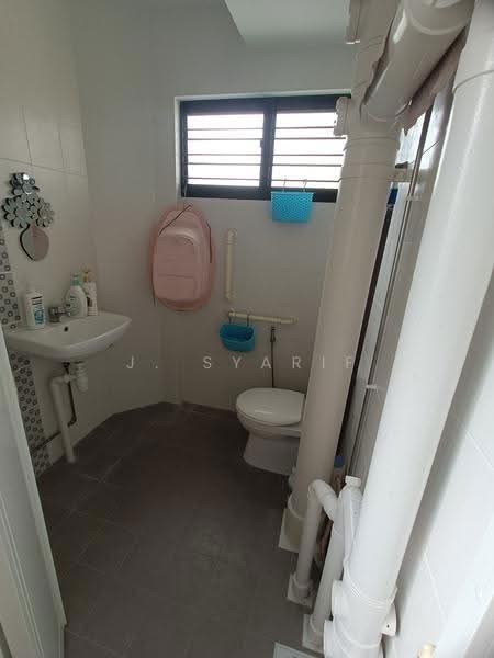 17 Joo Seng Road, 17 Joo Seng Road, Macpherson / Potong Pasir, 3 Bedrooms, 1,140 sqft, HDB Flat For Rent, by J. Syarif, 500281732 - Bathroom - PropertyGuru.com.sg