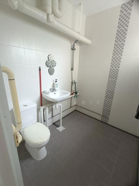 17 Joo Seng Road, 17 Joo Seng Road, Macpherson / Potong Pasir, 3 Bedrooms, 1,140 sqft, HDB Flat For Rent, by J. Syarif, 500281732 - Bathroom - PropertyGuru.com.sg