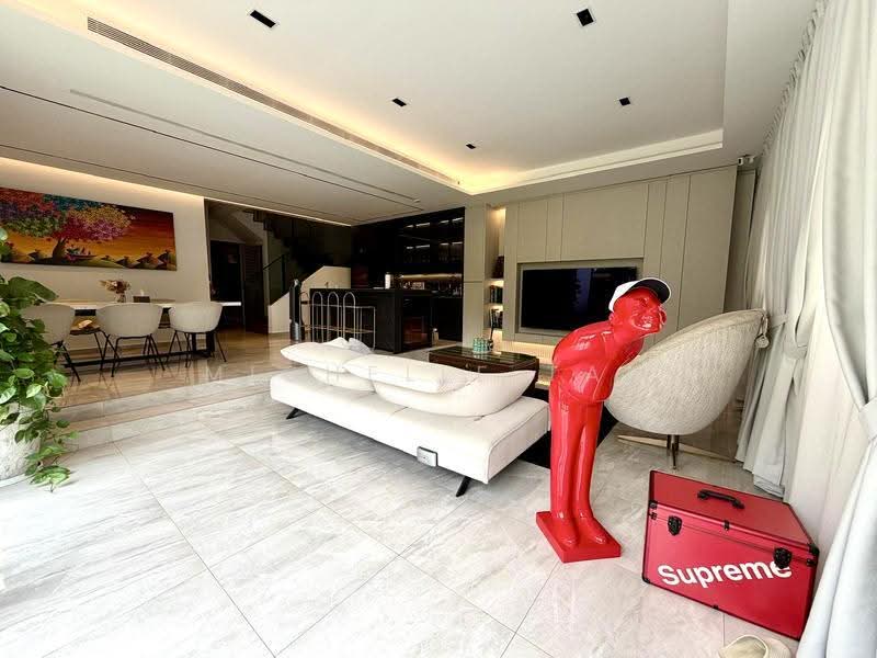 SPACE, PRIVACY & STYLE | RARE CORNER TERRACE | BEAUTIFUL PATIO | FREEHOLD, Hillview Crescent | Hillview Drive | Hillview Way, Dairy Farm / Bukit Panjang / Choa Chu Kang, 5 Bedrooms, 4,300 sqft, Corner Terrace For Sale, by Michelle Tan, 500281748 - PropertyGuru.com.sg