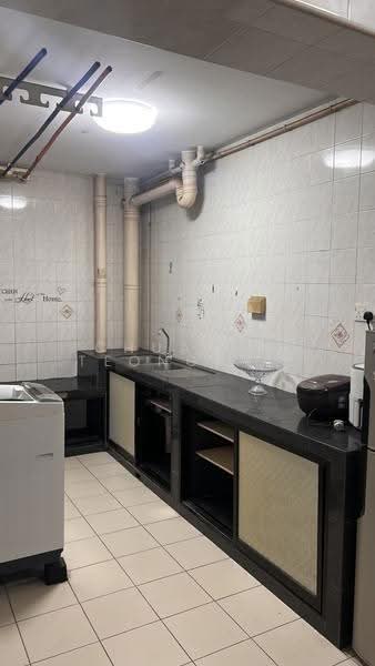 9 Cantonment Close, 9 Cantonment Close, Chinatown / Tanjong Pagar, 2 Bedrooms, 645 sqft, HDB Flat For Rent, by Chua Ah Teong (Michael), 500281757 - Kitchen - PropertyGuru.com.sg