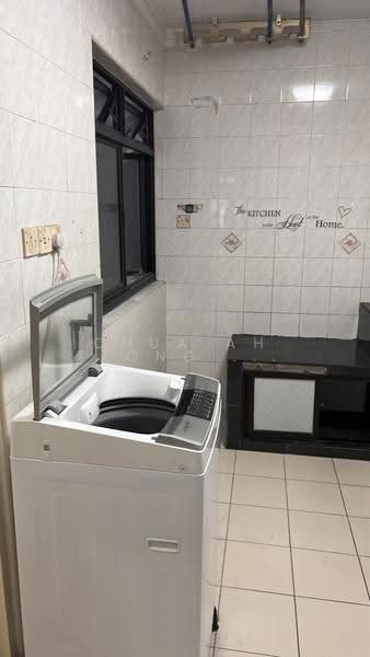 9 Cantonment Close, 9 Cantonment Close, Chinatown / Tanjong Pagar, 2 Bedrooms, 645 sqft, HDB Flat For Rent, by Chua Ah Teong (Michael), 500281757 - Kitchen - PropertyGuru.com.sg