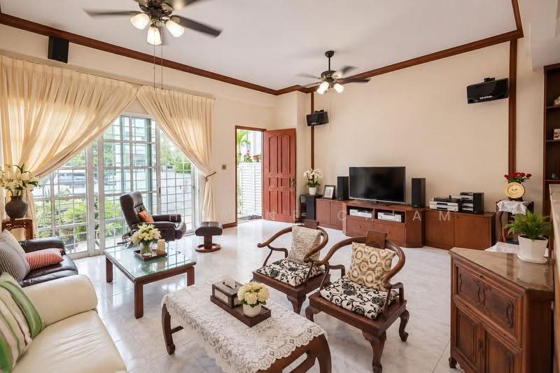 Seletar Terrace, Seleter Terrace, Seletar / Yio Chu Kang, 4 Bedrooms, 2,400 sqft, Terraced House For Sale, by Catherine Chiam, 500281782 - Living Room - PropertyGuru.com.sg