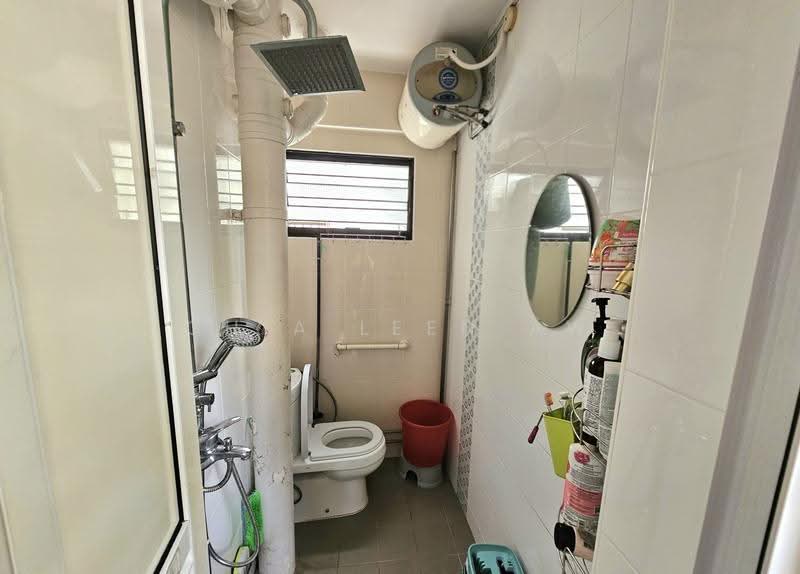 855 Woodlands Street 83, 855 Woodlands Street 83, Admiralty / Woodlands, 3 Bedrooms, 1,119 sqft, HDB Flat For Sale, by Chia Leen Aw, 500281787 - Bathroom - PropertyGuru.com.sg