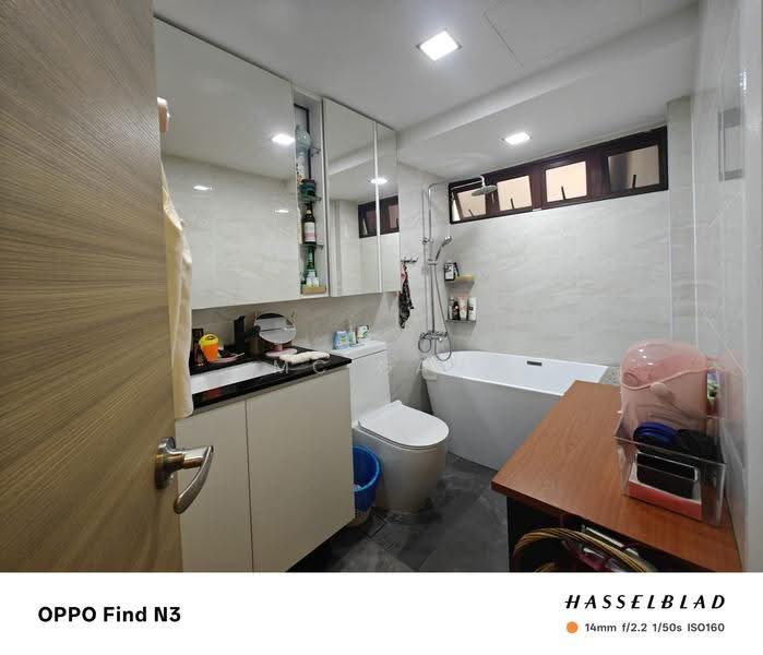 Casafina, 211 Bedok South Ave 1, Bedok / Upper East Coast, 3 Bedrooms, 1,023 sqft, Condominium For Sale, by MC Gan, 500281791 - Bathroom - PropertyGuru.com.sg