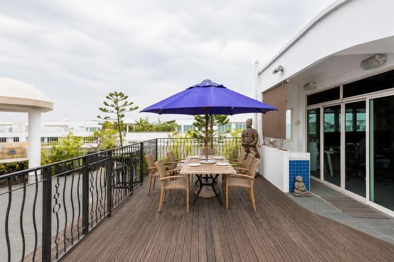 Large 4 Bedroom Penthouse + Roof Terrace in D23 Choa Chu Kang, Dairy Farm / Bukit Panjang / Choa Chu Kang, 4 Bedrooms, 2,723 sqft, Condominium For Sale, by Sheryl Tan Si Qi, 500281793 - Balcony - PropertyGuru.com.sg