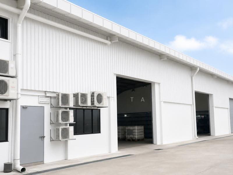 Heavy Industrial Facility with Dormitory Potential, Boon Lay / Jurong / Tuas, 70,000 sqft, Factory / Workshop (B2) For Sale, by Edith Tay, 500281802 - Exterior - CommercialGuru.com.sg