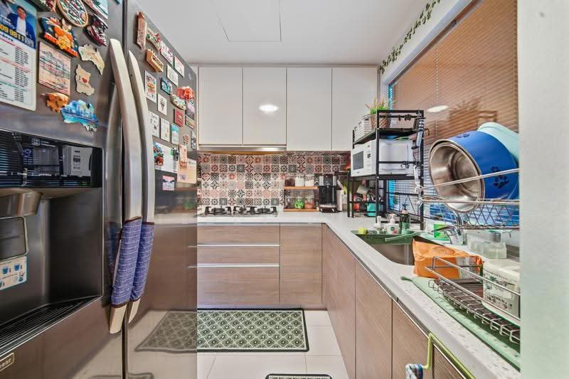 The Rainforest, 331 Choa Chu Kang Avenue 3, Dairy Farm / Bukit Panjang / Choa Chu Kang, 3 Bedrooms, 1,421 sqft, Executive Condominium For Sale, by Teddy Juay, 500281803 - Kitchen - PropertyGuru.com.sg