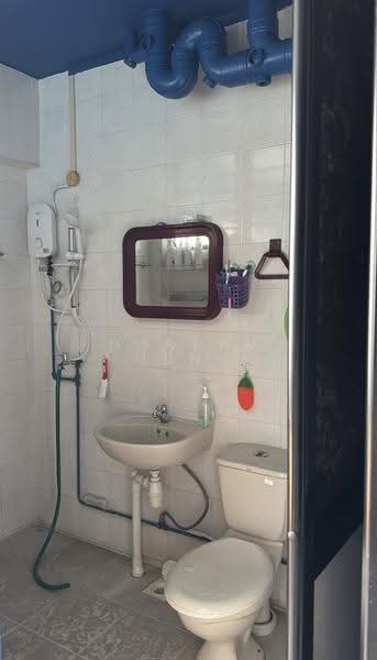 575 Hougang Street 51, 575 Hougang Street 51, Hougang / Punggol / Sengkang, Room Rental, 120 sqft, HDB Flat For Rent, by Doreen Heng, 500281804 - Bathroom - PropertyGuru.com.sg
