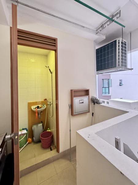 Woodsvale, 5 Woodlands Drive 72, Admiralty / Woodlands, 3 Bedrooms, 1,281 sqft, Condominium For Sale, by Marn Lee, 500281809 - Bathroom - PropertyGuru.com.sg