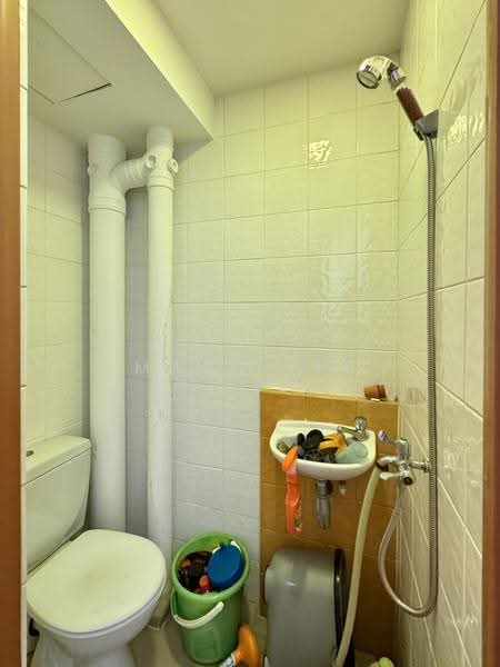 Woodsvale, 5 Woodlands Drive 72, Admiralty / Woodlands, 3 Bedrooms, 1,281 sqft, Condominium For Sale, by Marn Lee, 500281809 - Bathroom - PropertyGuru.com.sg