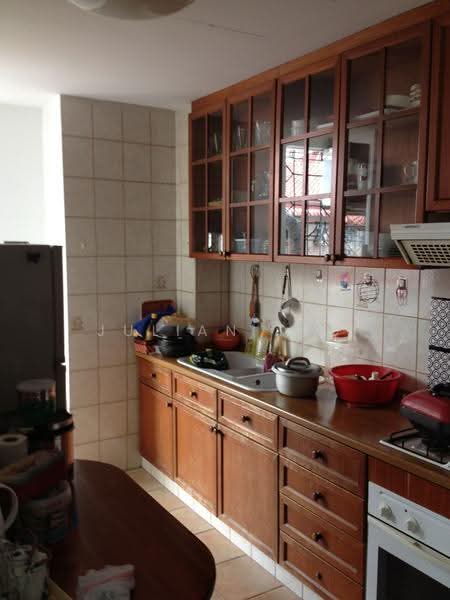 Springvale, 907 East Coast Road, East Coast / Marine Parade, 3 Bedrooms, 1,109 sqft, Apartment For Rent, by Julian Teo, 500281811 - Kitchen - PropertyGuru.com.sg