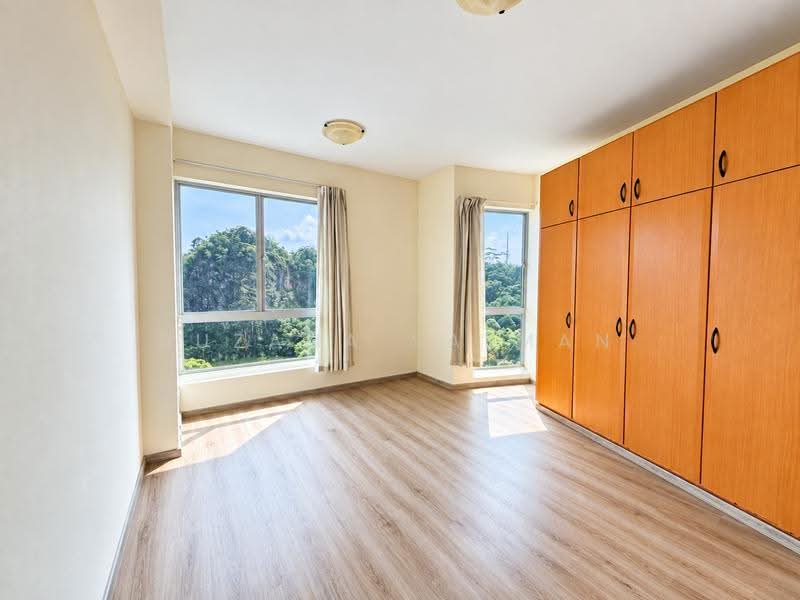 Guilin View, 28 Bukit Batok Street 52, Dairy Farm / Bukit Panjang / Choa Chu Kang, 4 Bedrooms, 1,528 sqft, Condominium For Sale, by Suzana Salman, 500281812 - Bedroom - PropertyGuru.com.sg