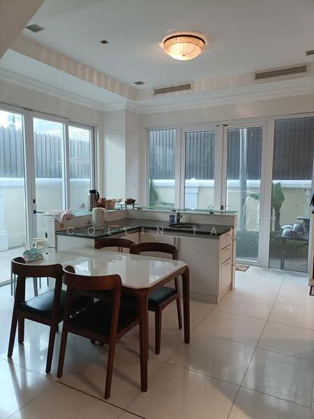 Toh Estate, Toh Drive, Changi Airport / Changi Village, 6 Bedrooms, 6,075 sqft, Semi-Detached House For Sale, by Collin Tan, 500281824 - Kitchen - PropertyGuru.com.sg