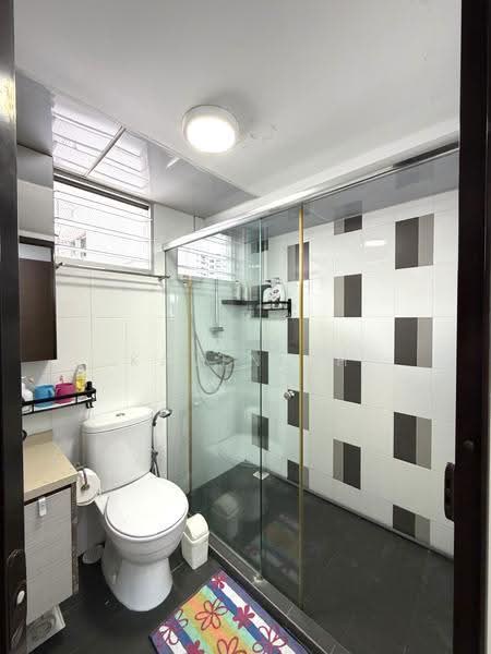 468A Fernvale Link, 468A Fernvale Link, Seletar / Yio Chu Kang, 4 Bedrooms, 1,216 sqft, HDB Flat For Sale, by Kaven Oh, 500281849 - Master Bathroom - PropertyGuru.com.sg