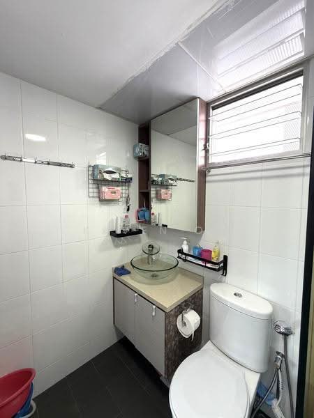 468A Fernvale Link, 468A Fernvale Link, Seletar / Yio Chu Kang, 4 Bedrooms, 1,216 sqft, HDB Flat For Sale, by Kaven Oh, 500281849 - Master Bathroom - PropertyGuru.com.sg