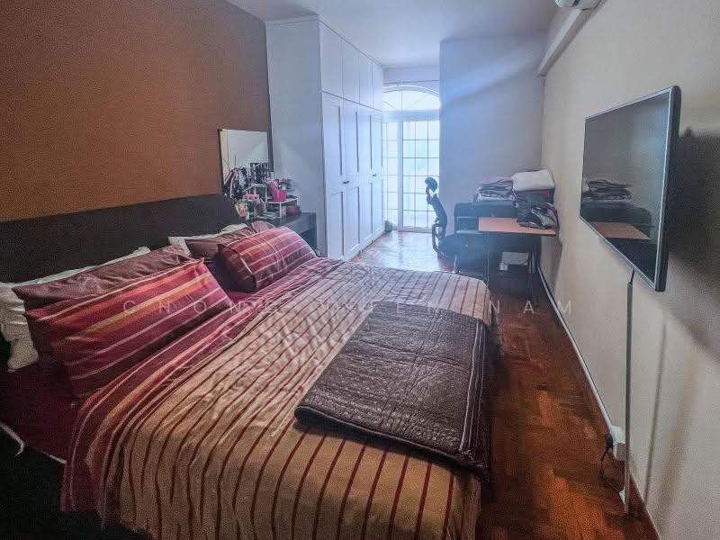 NEAR KEMBANGAN MRT. CHARMING CORNER TERRACE. SUITS A & A, REBUILDIING, JLN LAPANG, JLN SENANG, JLN SENYUM. KEMBANGAN ESTATE, Eunos / Geylang / Paya Lebar, 6 Bedrooms, 3,300 sqft, Corner Terrace For Sale, by Chong Chen Nam, 500281861 - Bedroom - PropertyGuru.com.sg