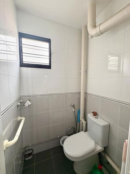 534 Bukit Batok Street 51, 534 Bukit Batok Street 51, Dairy Farm / Bukit Panjang / Choa Chu Kang, Room Rental, 100 sqft, HDB Flat For Rent, by Leon Chea, 500281862 - Bathroom - PropertyGuru.com.sg