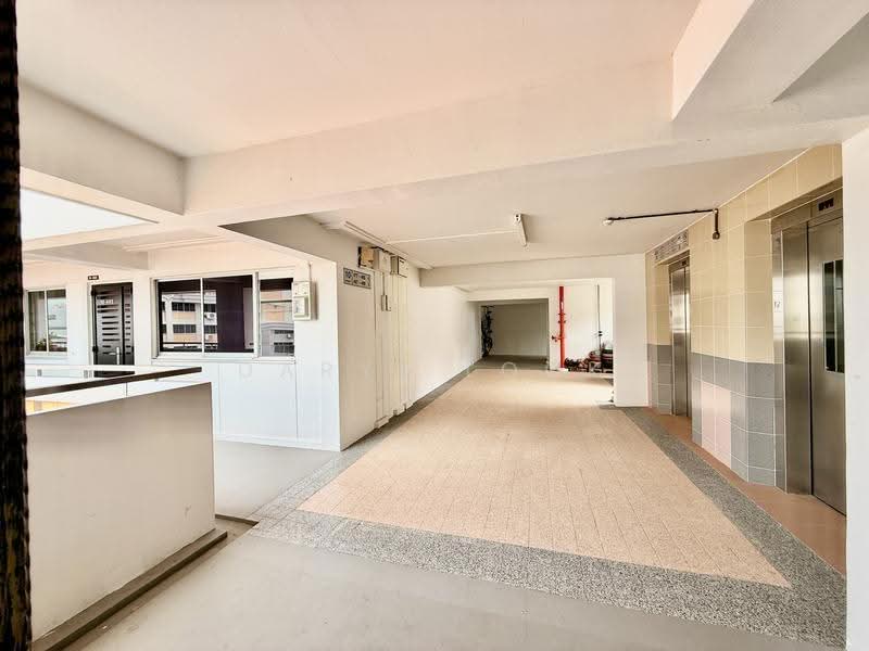 25 Chai Chee Road, 25 Chai Chee Road, Bedok / Upper East Coast, 3 Bedrooms, 1,120 sqft, HDB Flat For Rent, by Daryl Lock, 500281866 - Corridor - PropertyGuru.com.sg