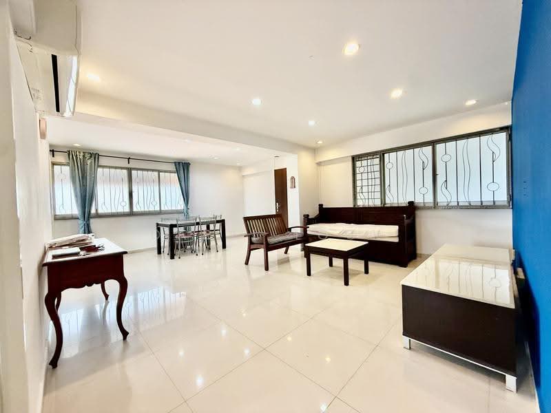 25 Chai Chee Road, 25 Chai Chee Road, Bedok / Upper East Coast, 3 Bedrooms, 1,120 sqft, HDB Flat For Rent, by Daryl Lock, 500281866 - Living Room - PropertyGuru.com.sg