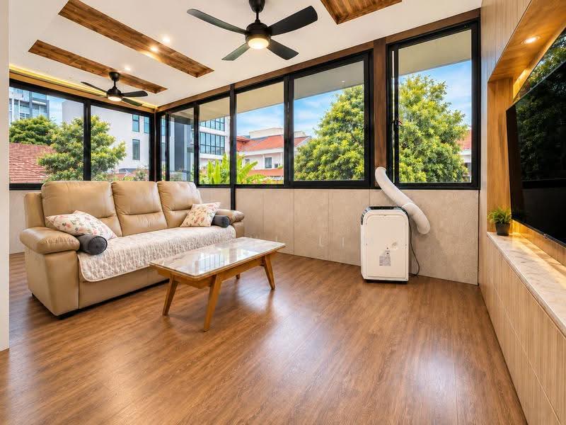 **LANDED7772@** D19 Kovan Renovated Home Near Amenities, Hougang / Punggol / Sengkang, 4 Bedrooms, 2,700 sqft, Terraced House For Sale, by Geryl Lim, 500281883 - Living Room - PropertyGuru.com.sg